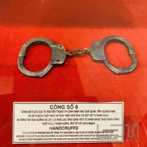 Chiếc còng số 8 – kỷ vật thời chiến