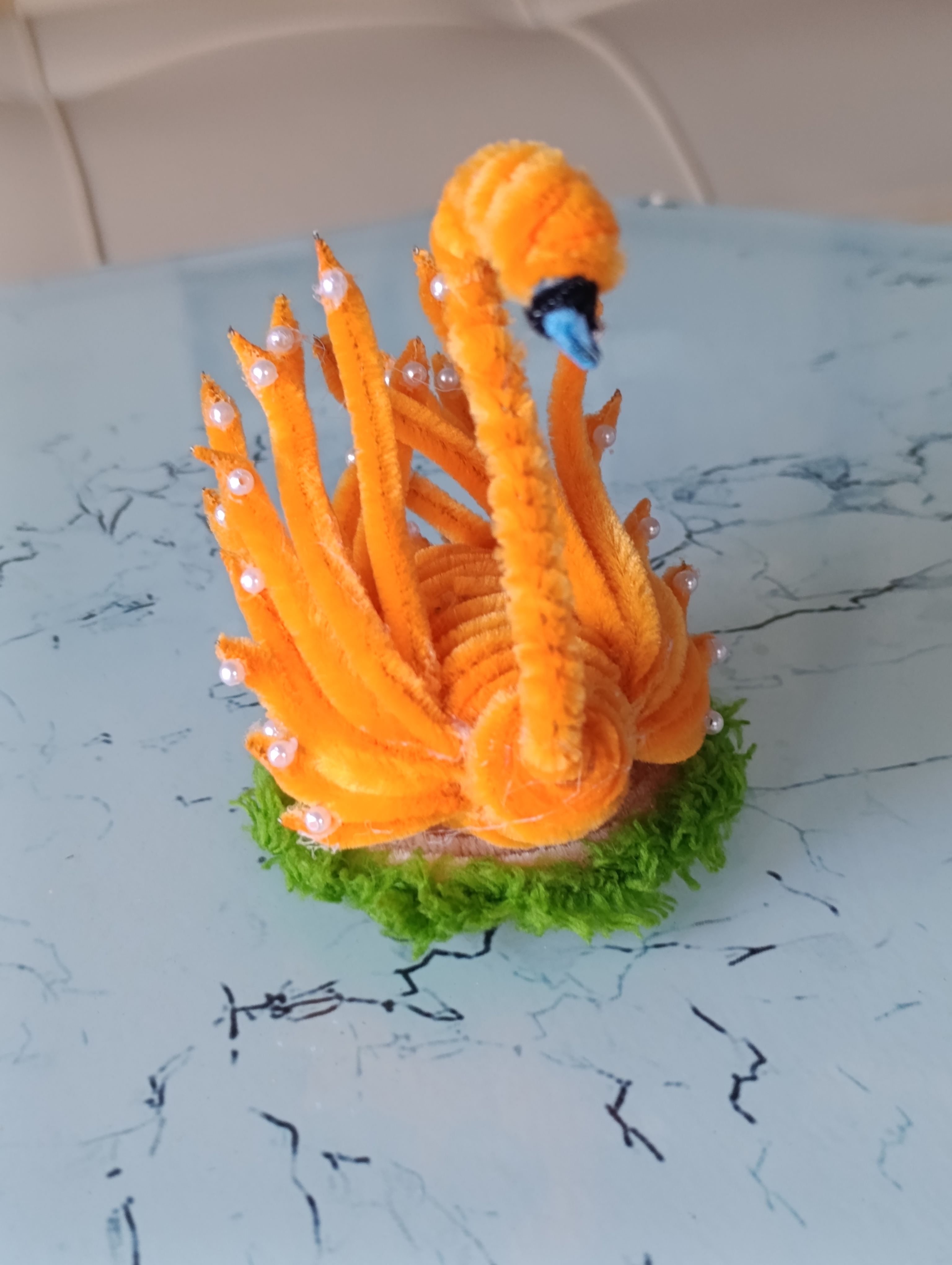 Con Thiên Nga màu cam